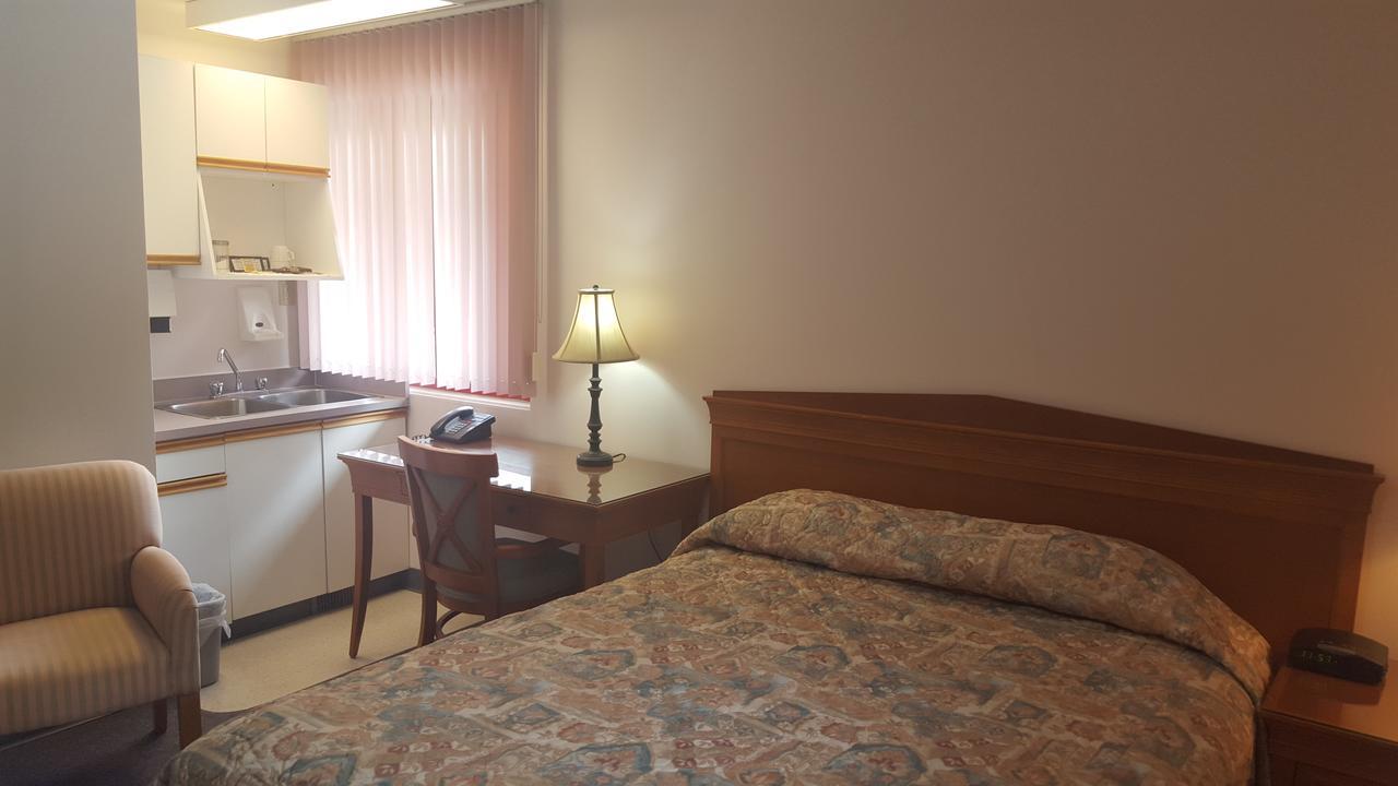 Cumbrian Inn Bella Coola Экстерьер фото