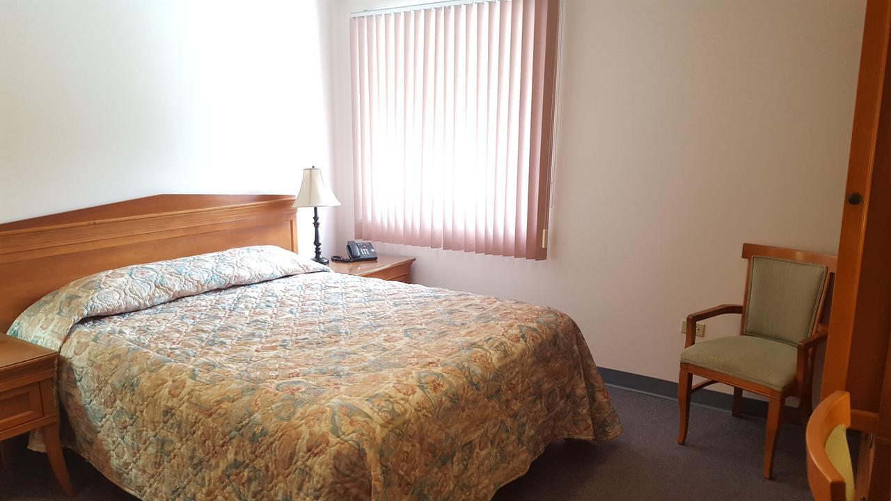 Cumbrian Inn Bella Coola Экстерьер фото