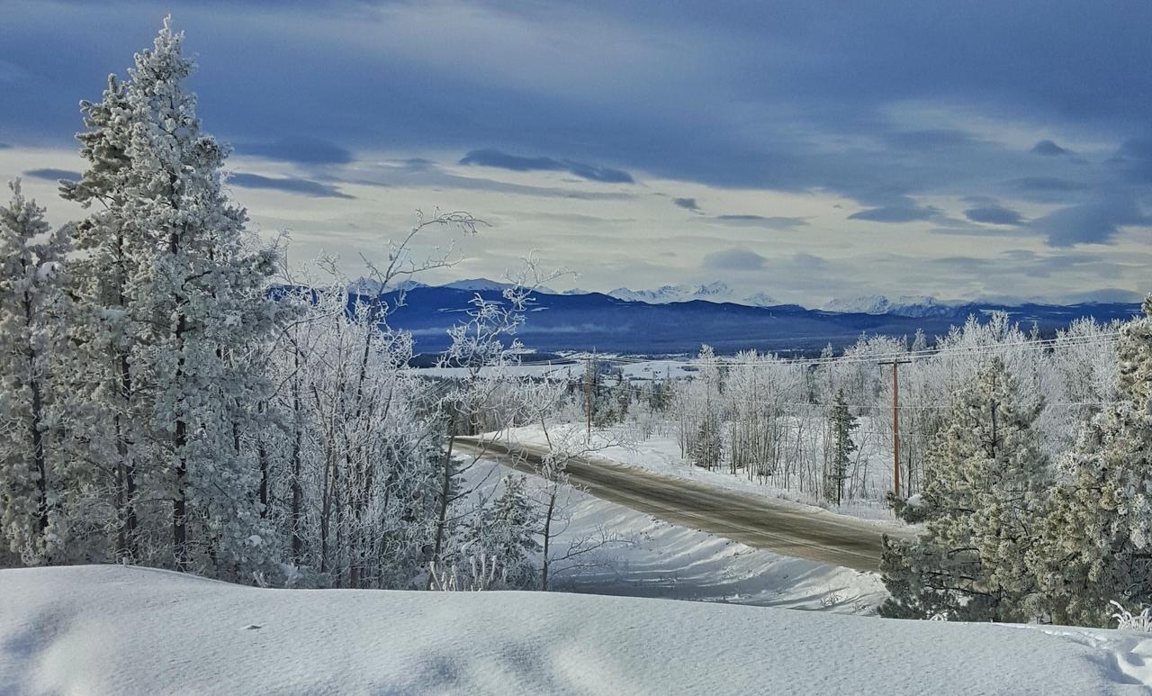 Cumbrian Inn Bella Coola Экстерьер фото